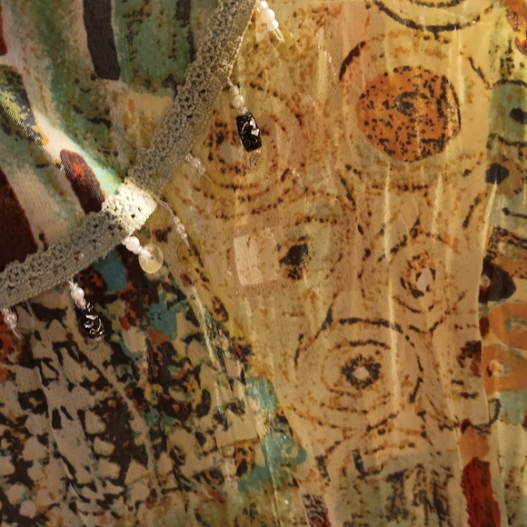 Abstract Patterned Blouse - Picture 12 of 13